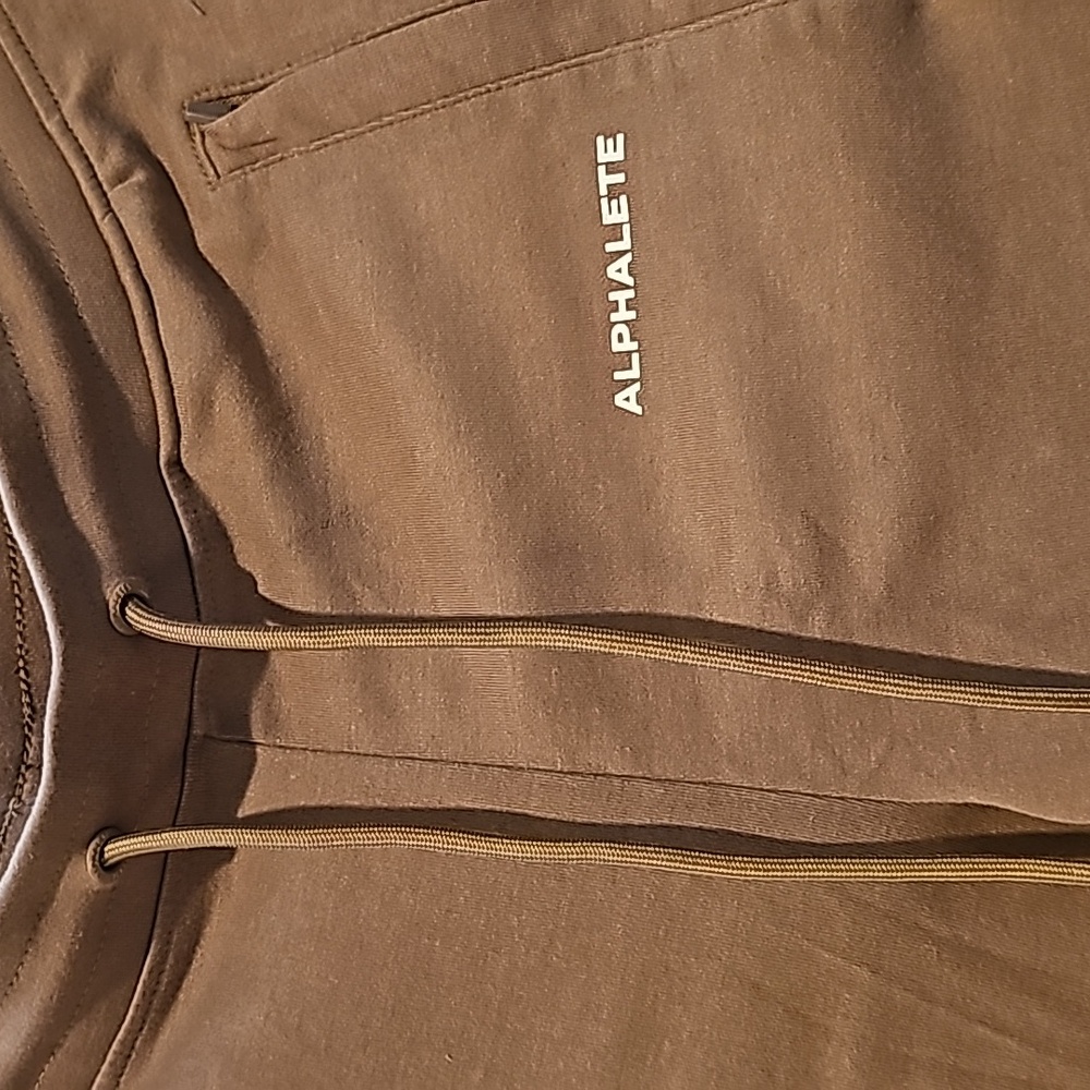 NWOT Alphalete Men's Essential Joggers